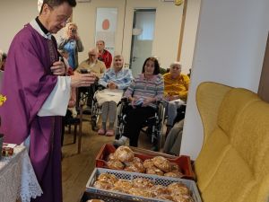 SON besucht Ostern Haw 13.jpg